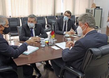 Governador discute Rota Bioceânica e programas de sustentabilidade com cônsul da Alemanha