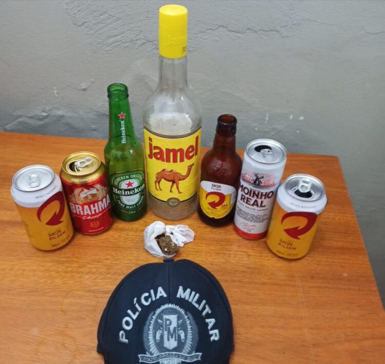 Polícia leva adolescentes com “maconhinha” e Jamel em festa direto pra ver a família na delegacia