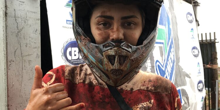 Chuva e lama marcam abertura do Campeonato Sul-Mato-Grossense de Velocross na Capital