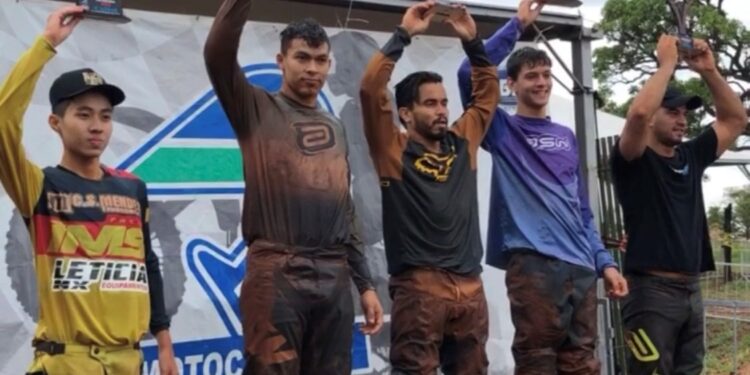 Chuva e lama marcam abertura do Campeonato Sul-Mato-Grossense de Velocross na Capital