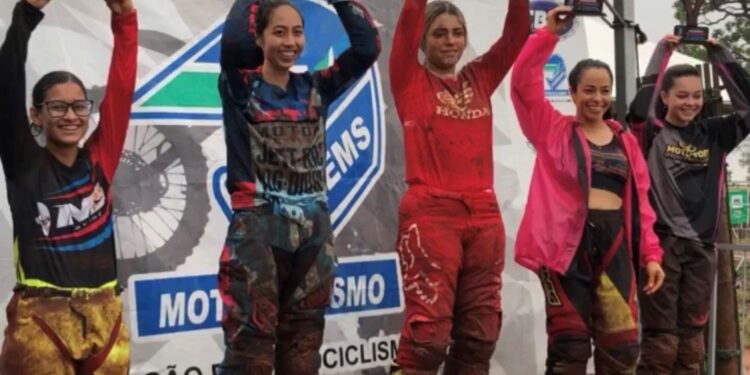 Chuva e lama marcam abertura do Campeonato Sul-Mato-Grossense de Velocross na Capital