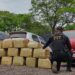 DOF apreende Sandero com mais de 400kg de maconha e prende 4 por tráfico
