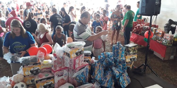 Vila Fernanda faz festa para mais de mil crianças e pede apoio para realizar grande evento