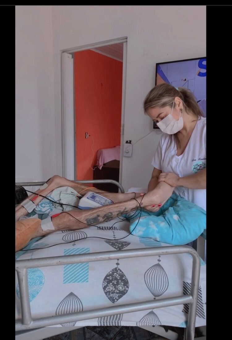 Fisioterapeutas abraçam causa de Airton e na 6ª sessão já veem progresso: “Aperto de mão”