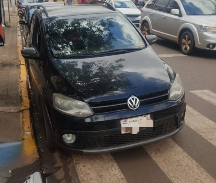 VW Fox com placa do Paraguai é apreendido por estar circulando em Dourados