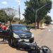 Semáforo estragado provoca acidente em carro e moto na Avenida das Bandeiras