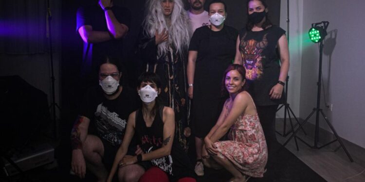 História da “Bruxa da Sapolândia” vira rock pesado com clipe a ser lançado no Halloween