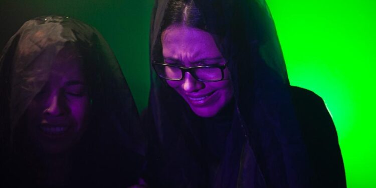 História da “Bruxa da Sapolândia” vira rock pesado com clipe a ser lançado no Halloween