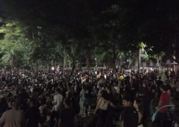 Show do Nando Reis começa lotado na Capital e com gritos de “Fora Bolsonaro”