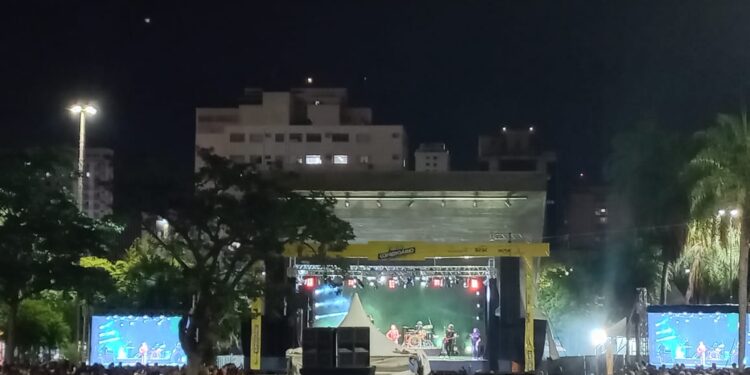 Show do Nando Reis começa lotado na Capital e com gritos de “Fora Bolsonaro”