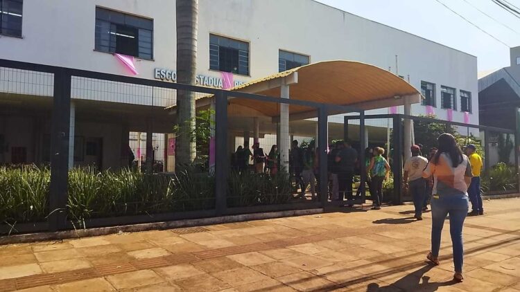 Mensagens de “bombas” e “matança” suspendem aulas em escola estadual de MS