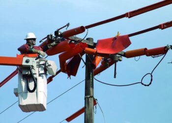 Bairros vão completar mais de 48hrs sem energia e alimentos começam a estragar na Capital