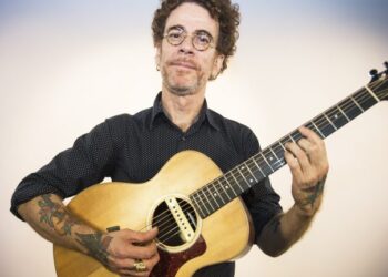 Shows movimentam Outubro e Nando Reis faz apresentação de “grátis” na Capital
