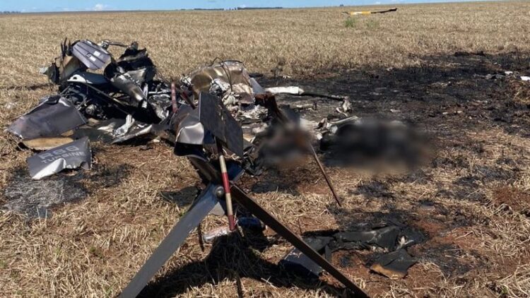 Helicóptero abarrotado de cocaína cai matando dois carbonizados em MS