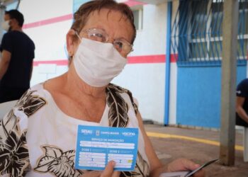 Com todas as doses disponíveis nesta terça-feira, veja onde se vacinar contra Covid-19