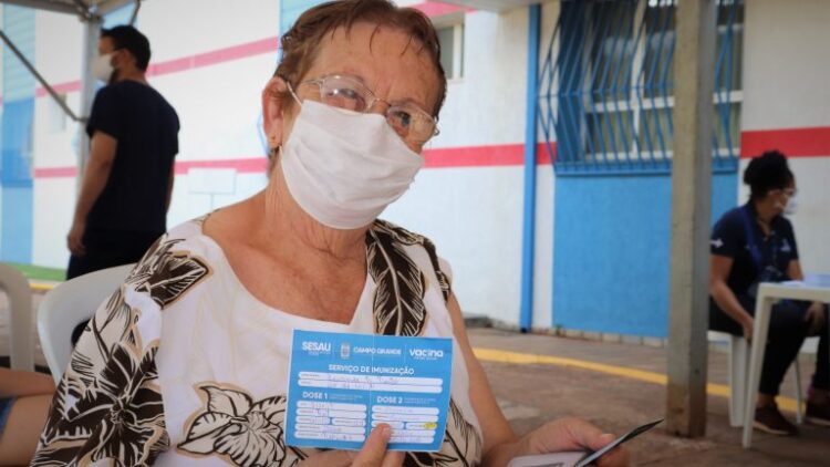 Com todas as doses disponíveis nesta terça-feira, veja onde se vacinar contra Covid-19