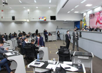 Vereadores aprovam seis projetos na sessão desta quinta-feira