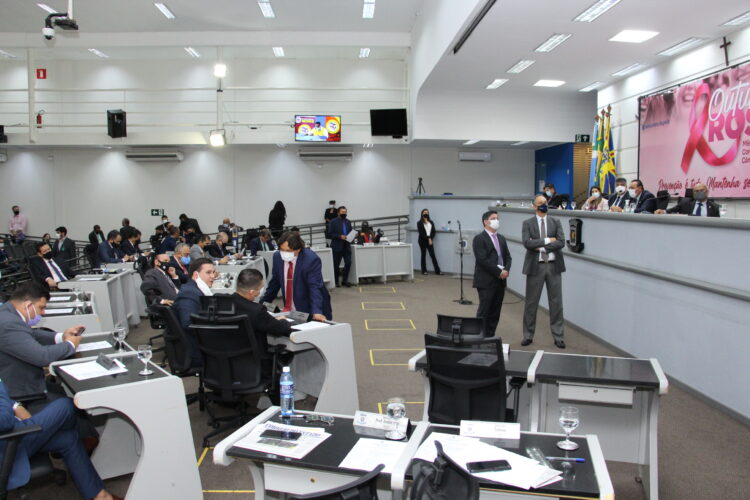 Vereadores aprovam seis projetos na sessão desta quinta-feira