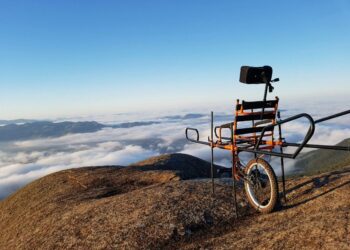 Julietti chega ao Morro do Ernesto e torna passeio possível  para quem tem mobilidade reduzida