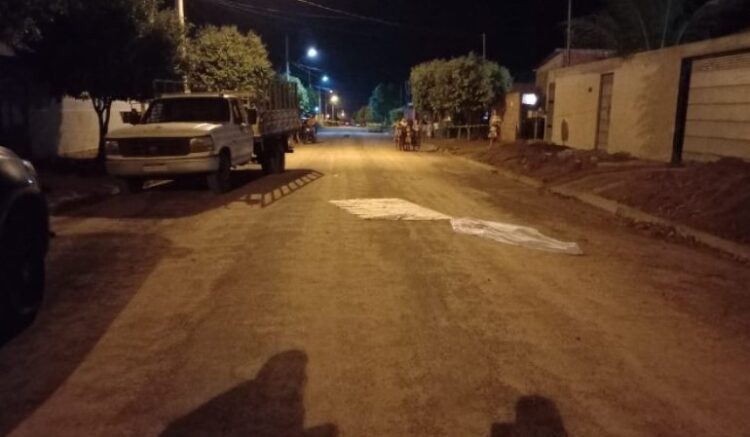 Carreta passa por cima e mata menino de 10 anos que havia pegado “rabeta” em MS