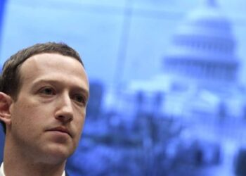 Zuckerberg perde US$ 7 bilhões em poucas horas após Facebook cair