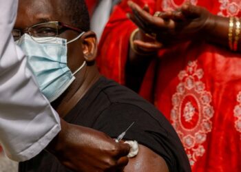 Quarta Onda: ‘Apenas sintomas leves’, diz médica sobre pacientes infectados pela Ômicron