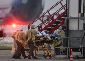 Alemanha usa o Exército para transferir pacientes de Covid diante de novo recorde de casos