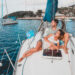 Casal compartilha vida em alto-mar a bordo de veleiro