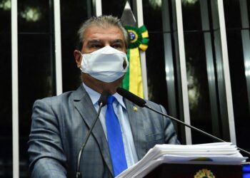 Ex-paciente de Covid, Nelsinho Trad propõe debate no Senado sobre festas de Carnaval