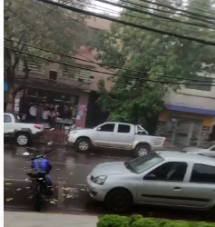 Chove nesta tarde na Capital em pontos isolados e leitor faz registro no Centro da cidade