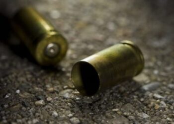 Atirador chama jovem pelo nome e atira contra ele no Bairro Guanandi na Capital