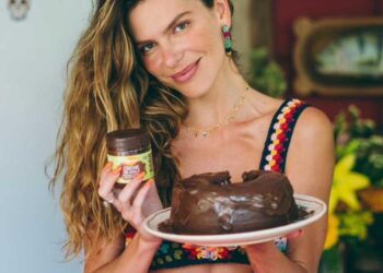 Fácil e saboroso: receita de Bolo com Creme de Avelã saudável