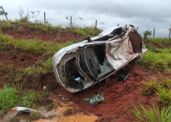 Dois ficaram feridos, após carro sofrer aquaplanagem na MS-316