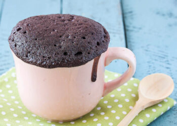 Aprenda aqui uma receita saudável de “Bolo de Caneca Fit”