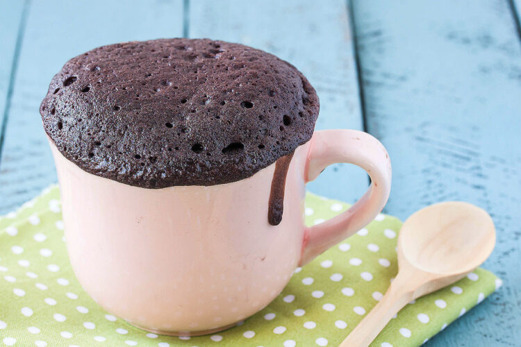 Aprenda aqui uma receita saudável de “Bolo de Caneca Fit”