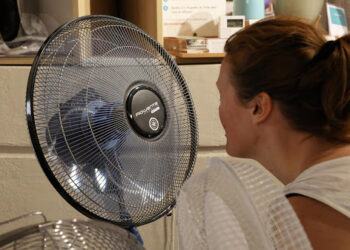 Horário de Verão começaria hoje e o povo relata sensação de “abafo” e relógios adiantados de forma automática