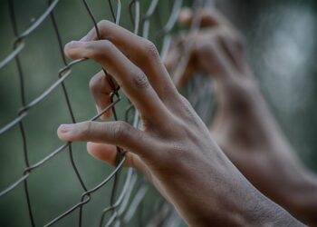 Mulher não paga pensão do filho e acaba na cadeia em MS