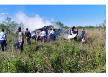 Três pessoas morrem em queda de helicóptero da Força Aérea