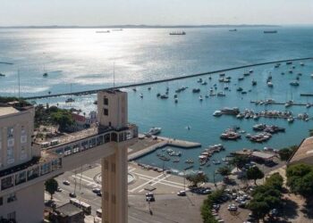 Variante faz Salvador conhecida por grandes festas cancelar o Réveillon