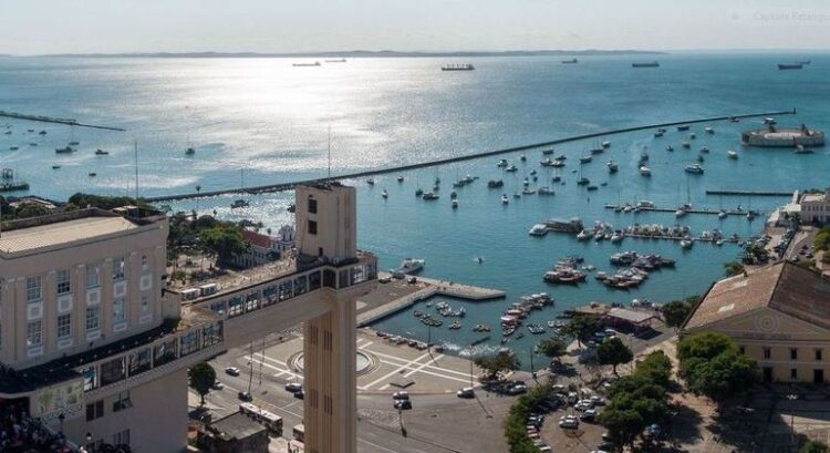 Variante faz Salvador conhecida por grandes festas cancelar o Réveillon