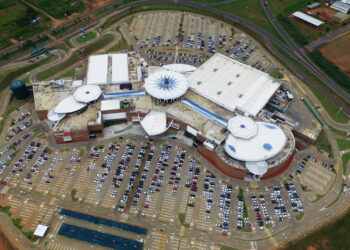 Papai Noel “se reveza” e também chega no Bosque dos Ipês no dia 6 de novembro