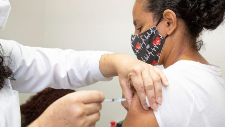 Campo Grande amplia dose de reforço para pessoas a partir de 35 anos e continua aplicação da 1ª e 2ª dose