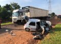 Condutora de Celta bate de frente com caminhão na Guaicurus, não resiste e morre