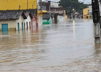 Chuvas na Bahia: estado já tem 100 cidades em situação de emergência