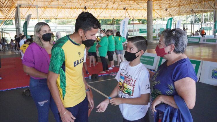 Com presença de Yeltsin Jacques, festival apresenta esportes paralímpicos a centenas de jovens