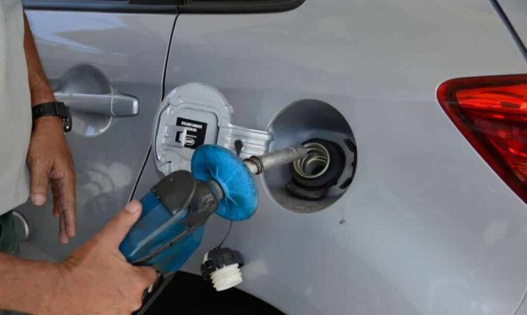 Gasolina fecha o ano com alta de 46,7% em comparação a 2020, e etanol 56,5% mais caro