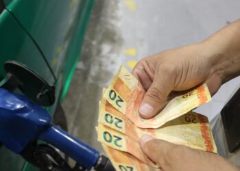 Diesel fecha o ano 46,1% mais caro se comparado a 2020, aponta Ticket Log