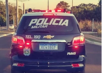Após tentar estuprar vizinha, homem monta barricada em ap. para polícia não entrar