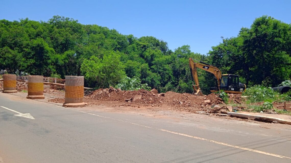 “Será que vai?” Secretario diz que desta vez ponte caída no Santa Emília é reerguida de vez