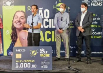 Quem se vacinar com 1ª ou 2ª dose na Capital concorrerá a motos e R$ 40 mil em vales-compra